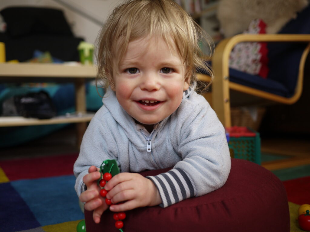 10 Monate alter Junge mit ADNP-Syndrom